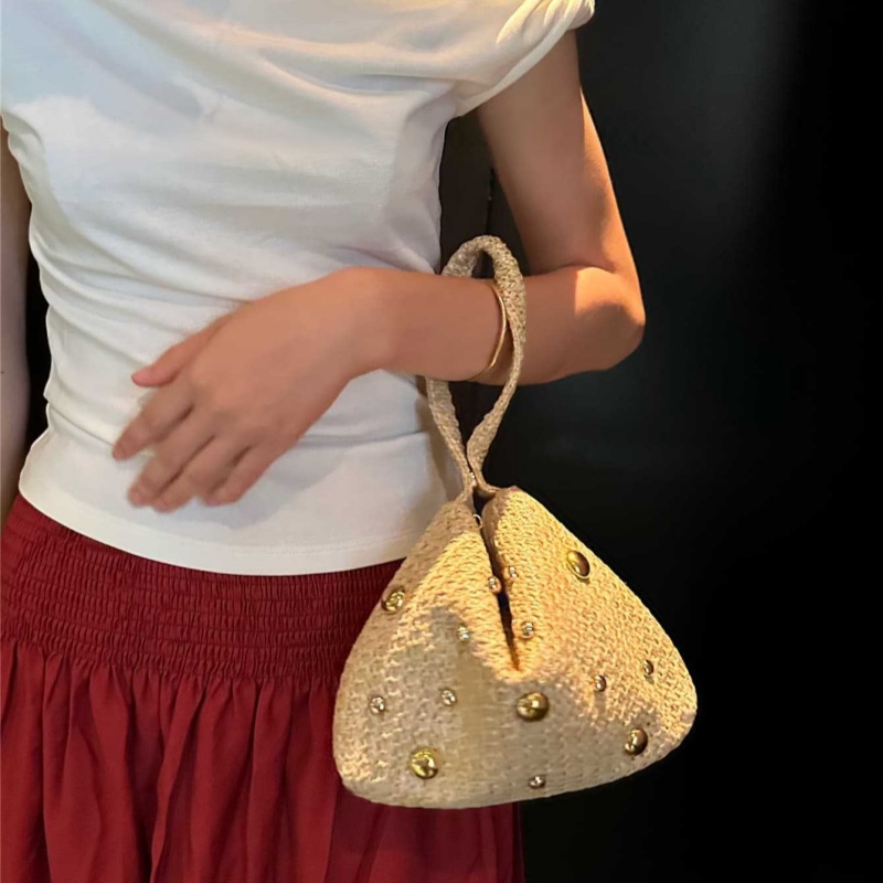 Triangular Woven Straw Clutch  - đánh giá và giá Women'S Raffia Bags
