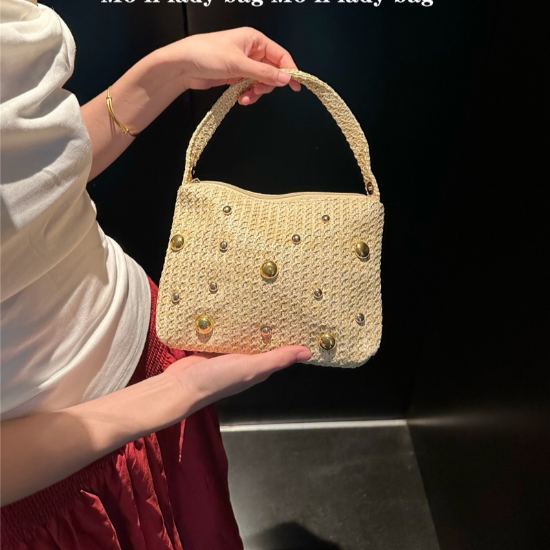 Triangular Woven Straw Clutch  - đánh giá và giá Women'S Raffia Bags